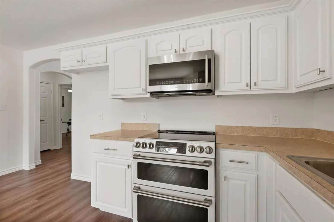 Photo of 104 Live Oak CIR