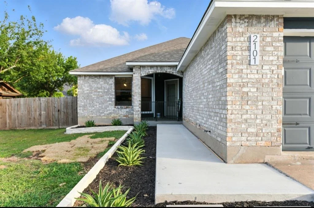 Photo of 2101 Boxwood PATH