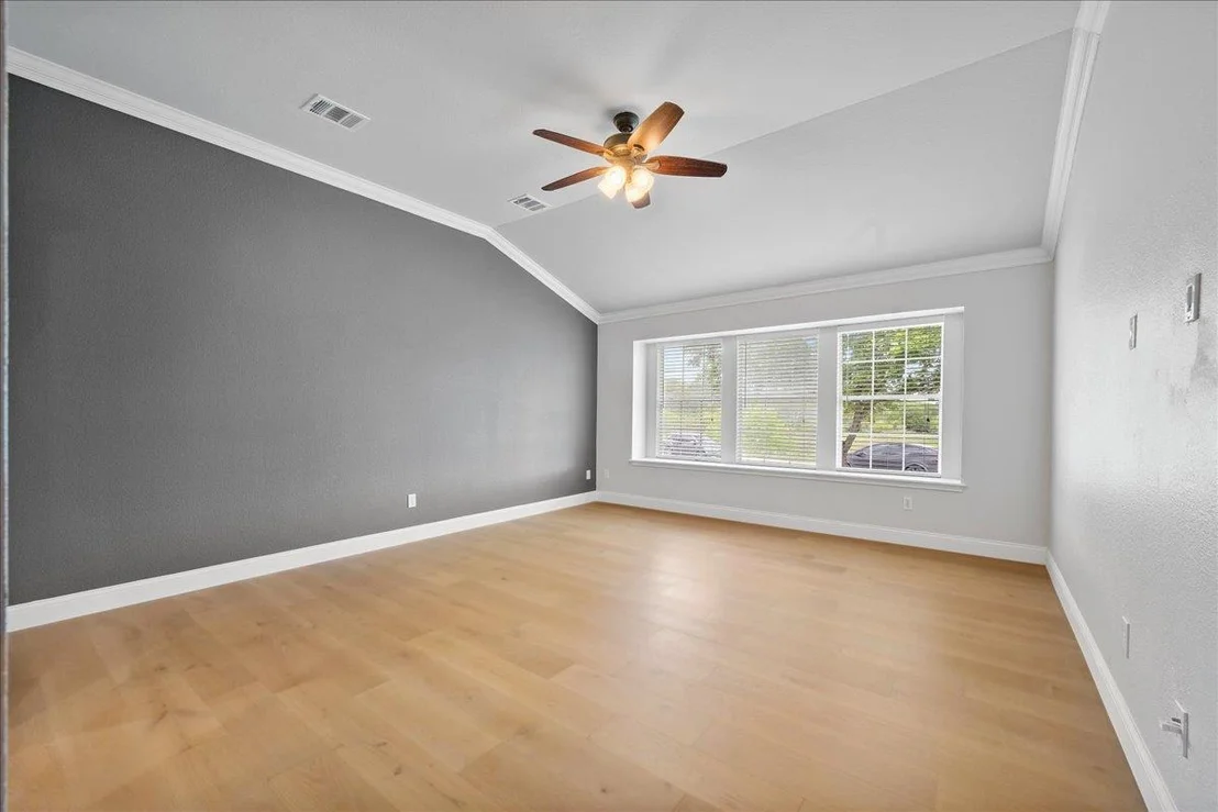 Photo of 10700 Harley Ave