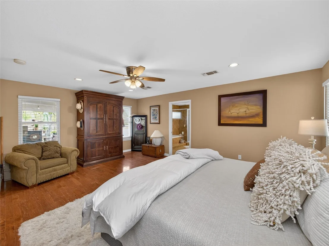 Photo of 718 Post Oak DR