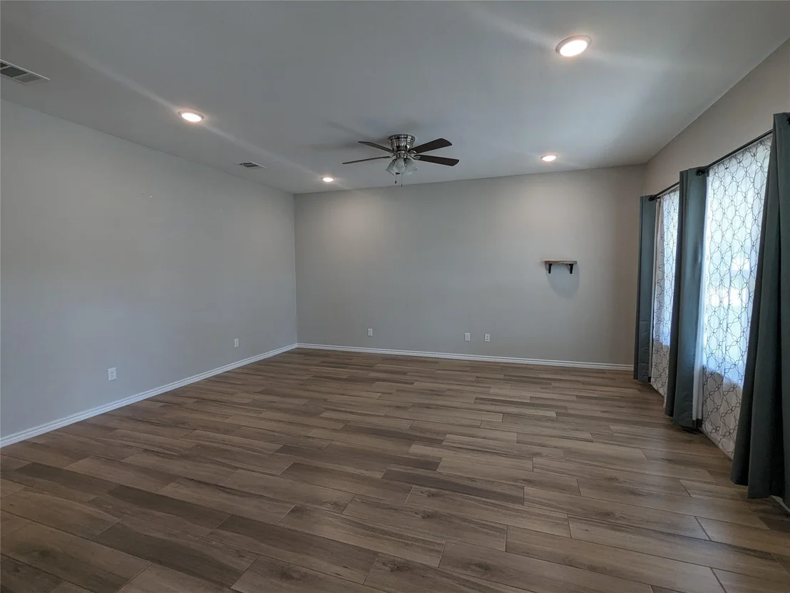 Photo of 12 Samac LN