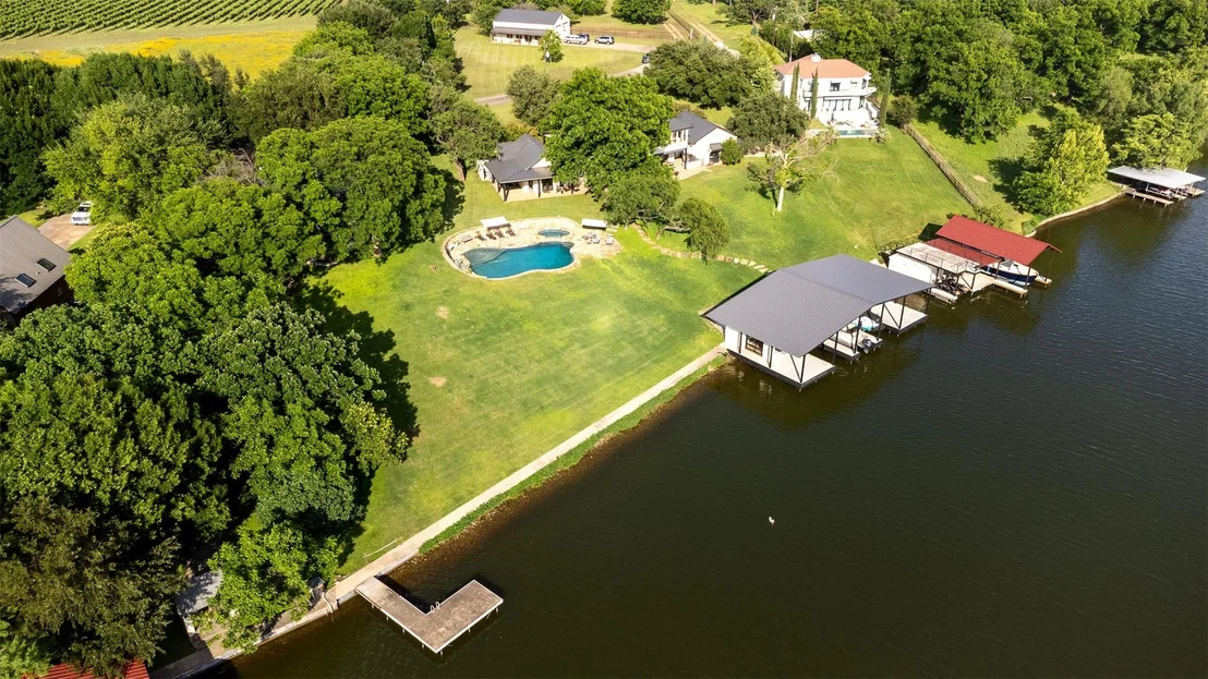 Photo of 237 Waters Edge