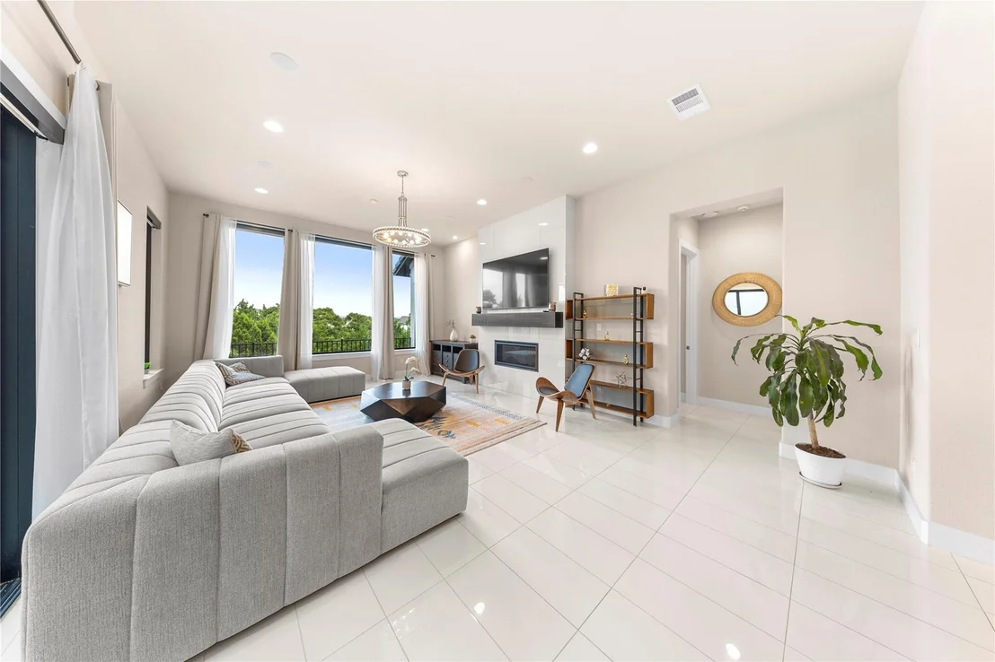 Photo of 2112 Sereno CV