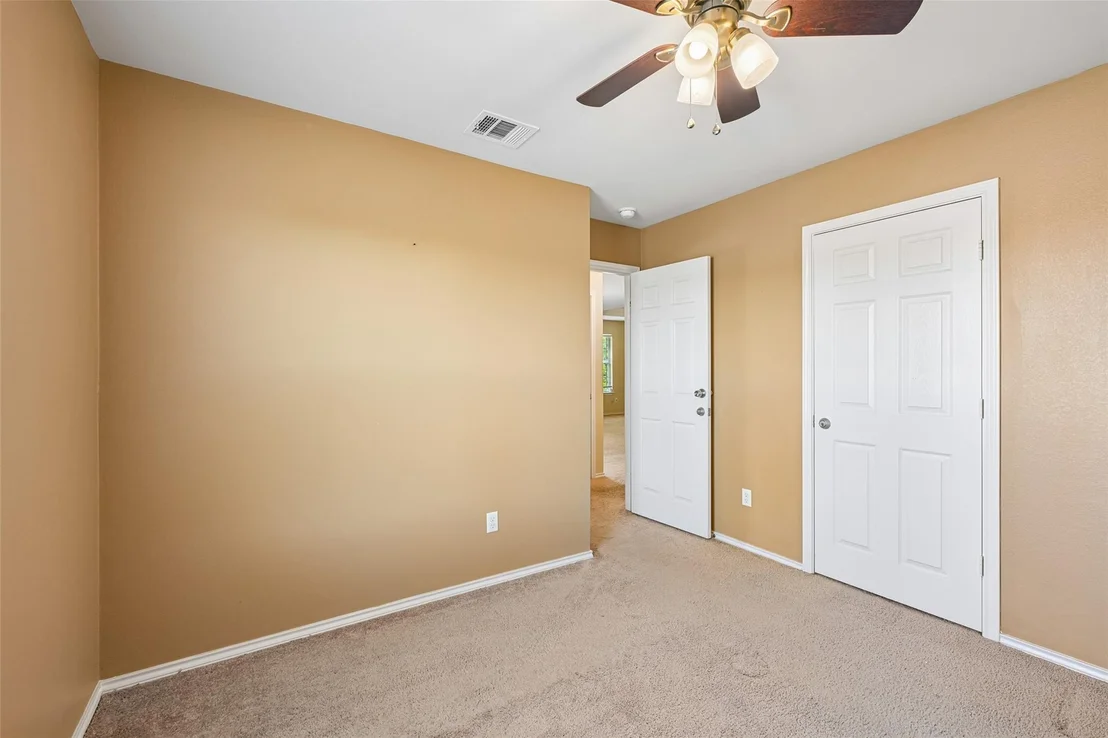 Photo of 140 Lynn Crest BND