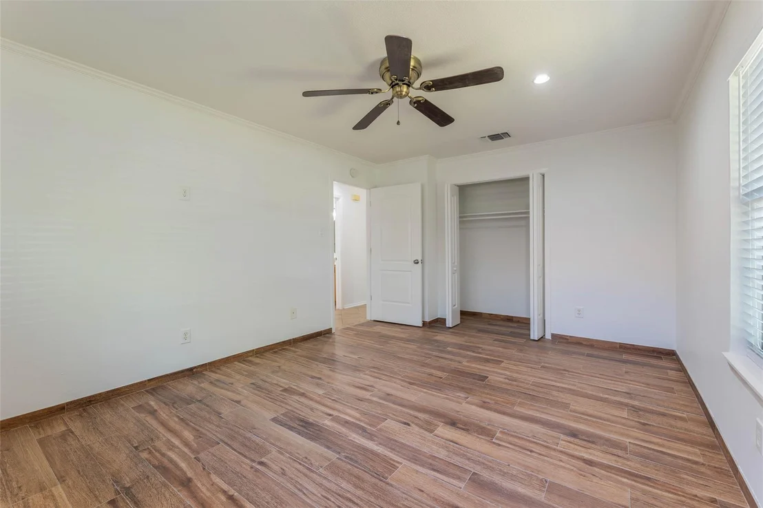 Photo of 1204 Barbara DR