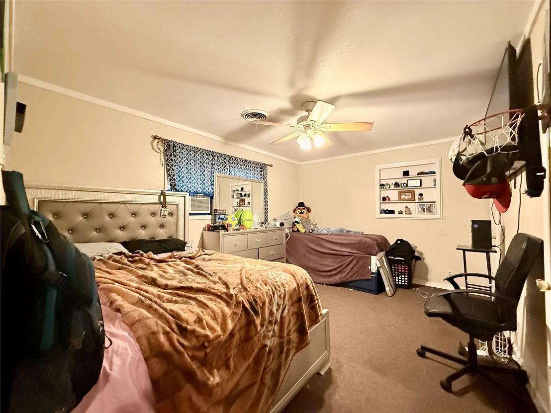 Photo of 313 E Walker Ave