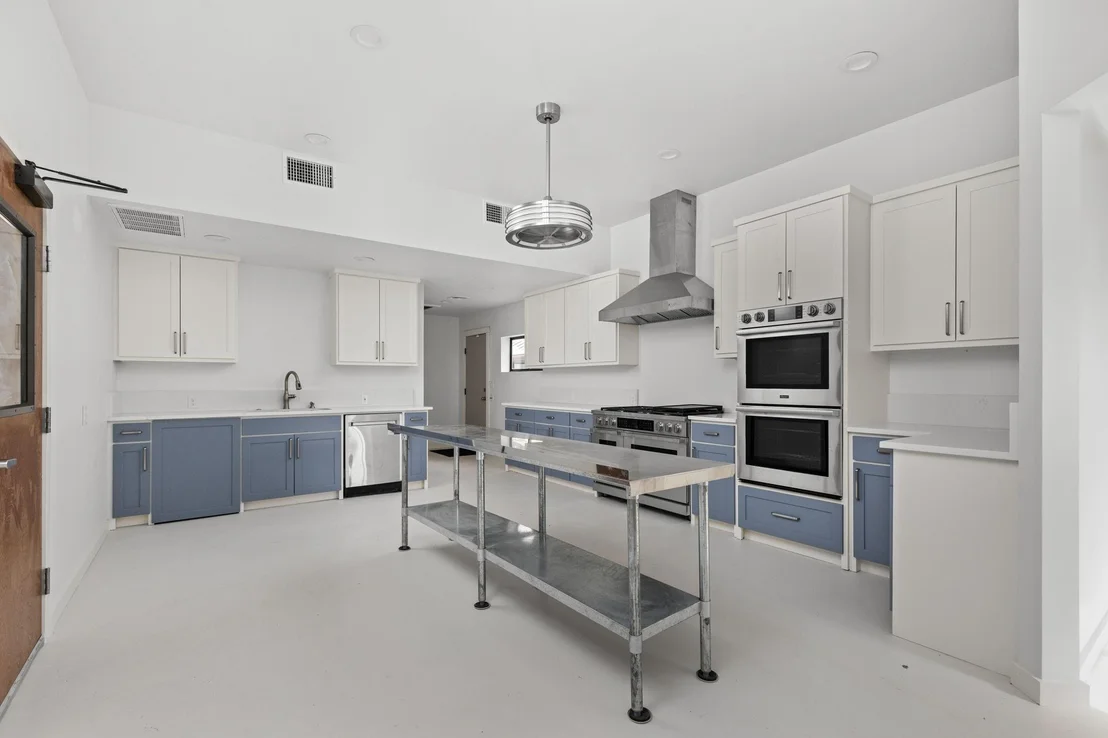 Photo of 1105 Oak Hurst RD