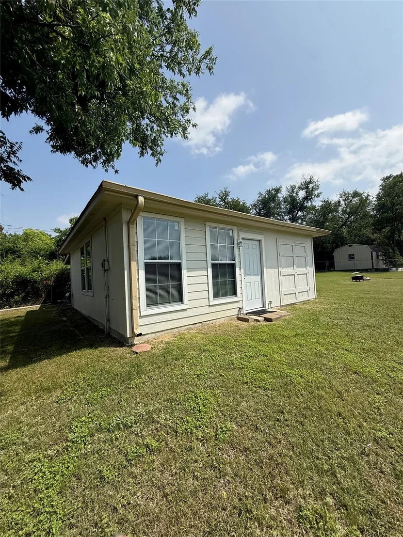 Photo of 405 Erie DR