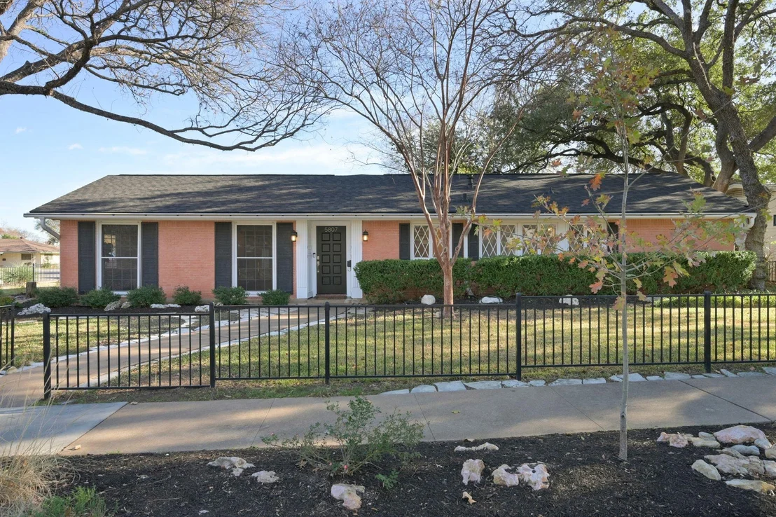 Photo of 5807 Fairlane DR
