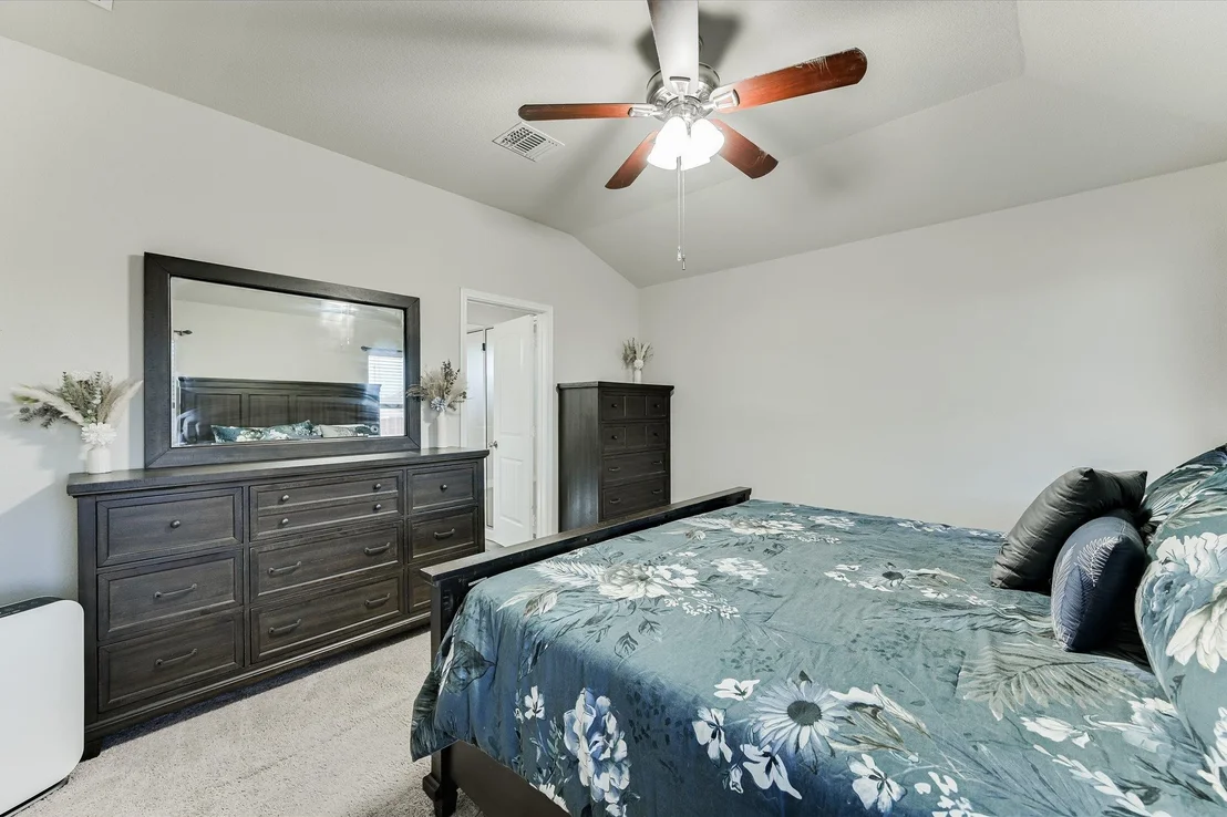 Photo of 725 Pinnacle DR