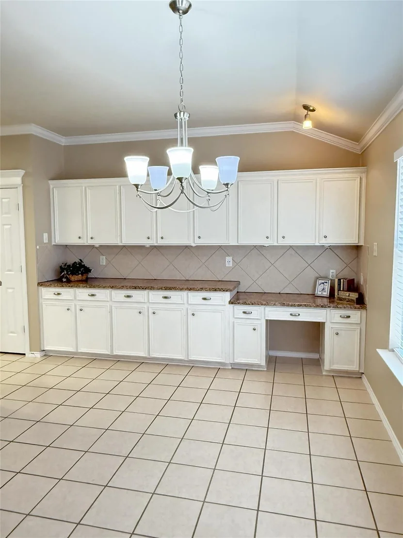 Photo of 2110 Thunderbird DR