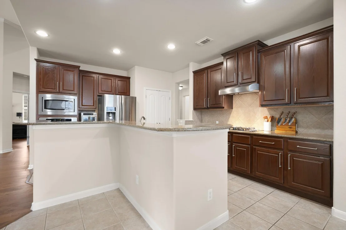 Photo of 606 Victoria DR