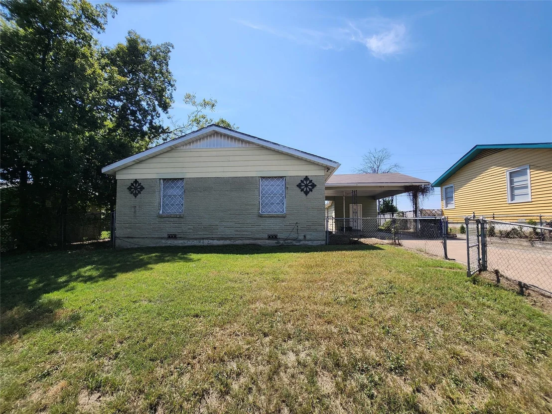 Photo of 3214 Longview DR