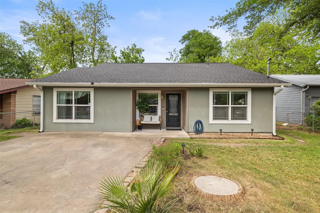 Photo of 3208 Goodwin Ave