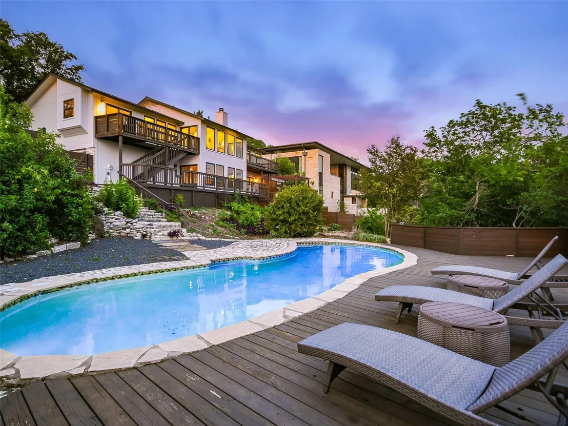 Photo of 1304 Canoe Brook DR