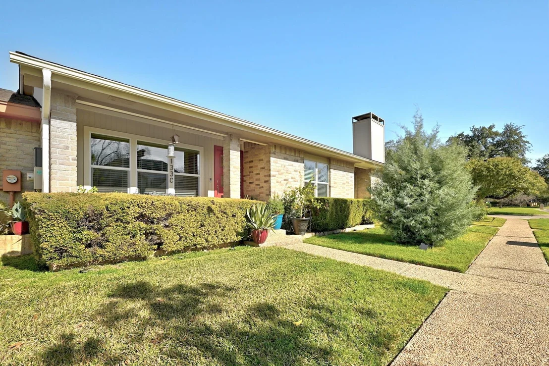 Photo of Unit C at 11133 Pinehurst DR