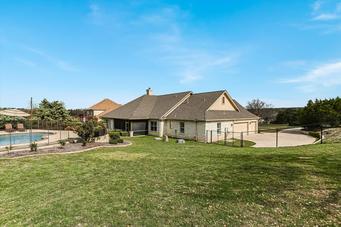 Photo of 604 Lake Side CV