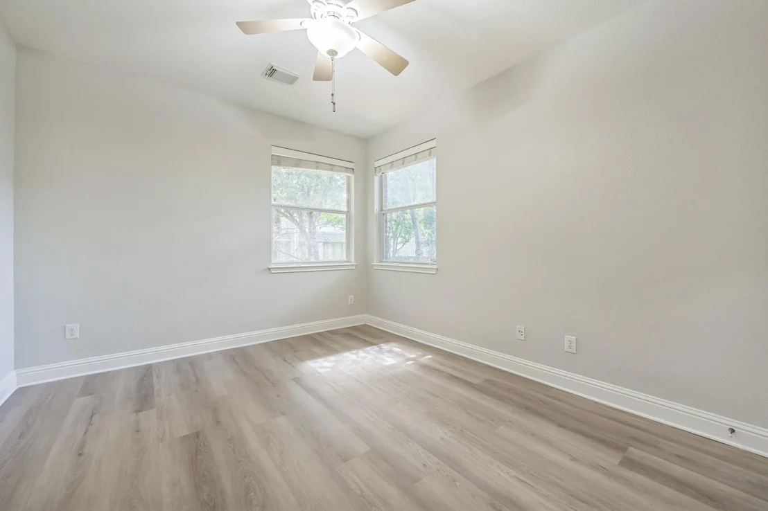 Photo of 112 McBride LN