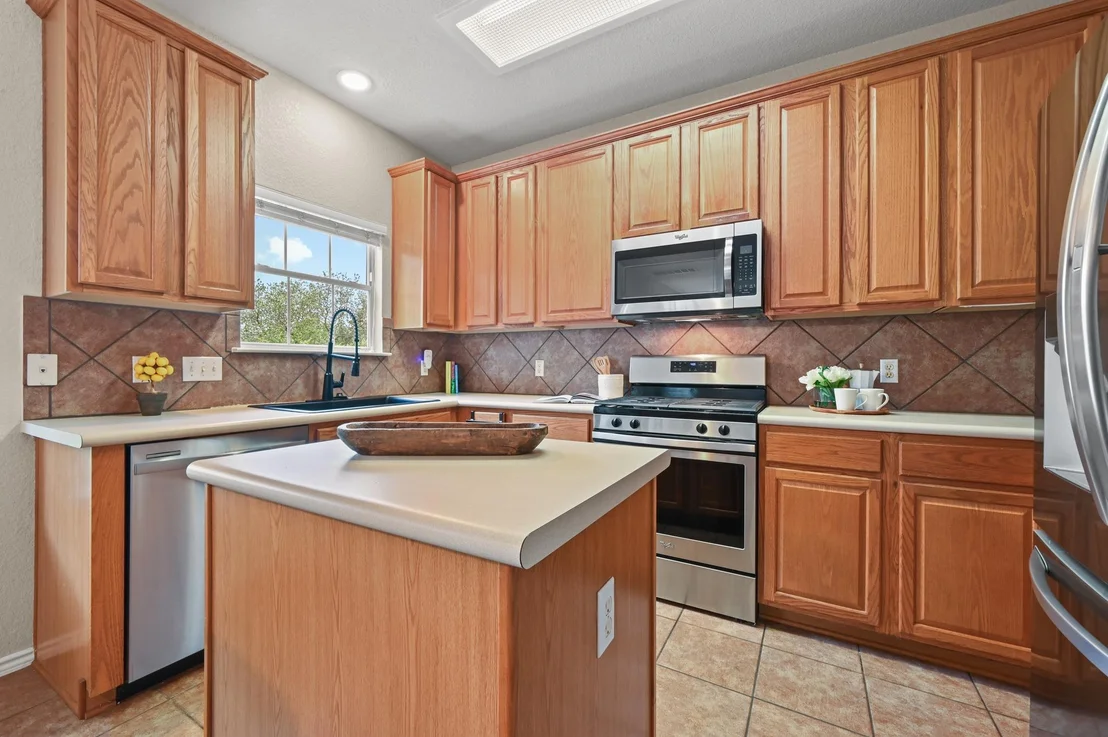 Photo of 10701 Beard Ave