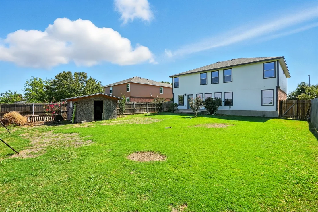 Photo of 221 Herrera TRL