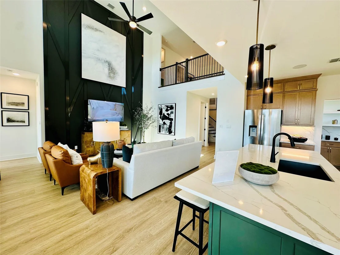 Photo of 1603 Headwaters BLVD