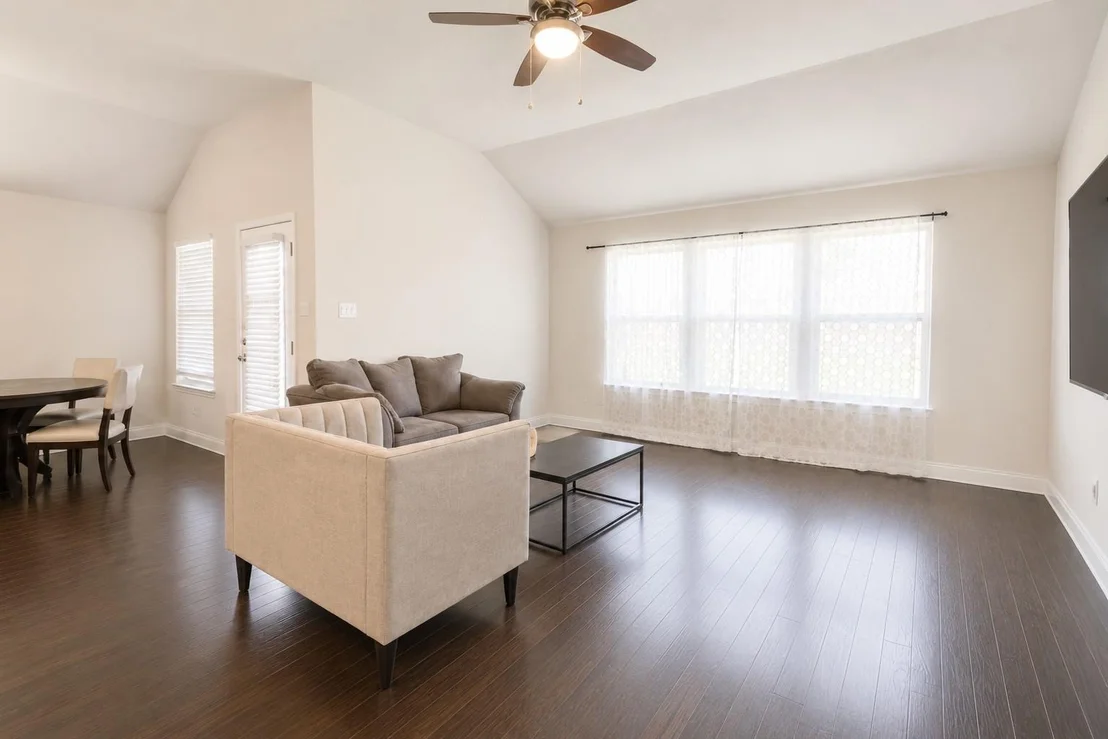 Photo of 7501 Lombardy LOOP