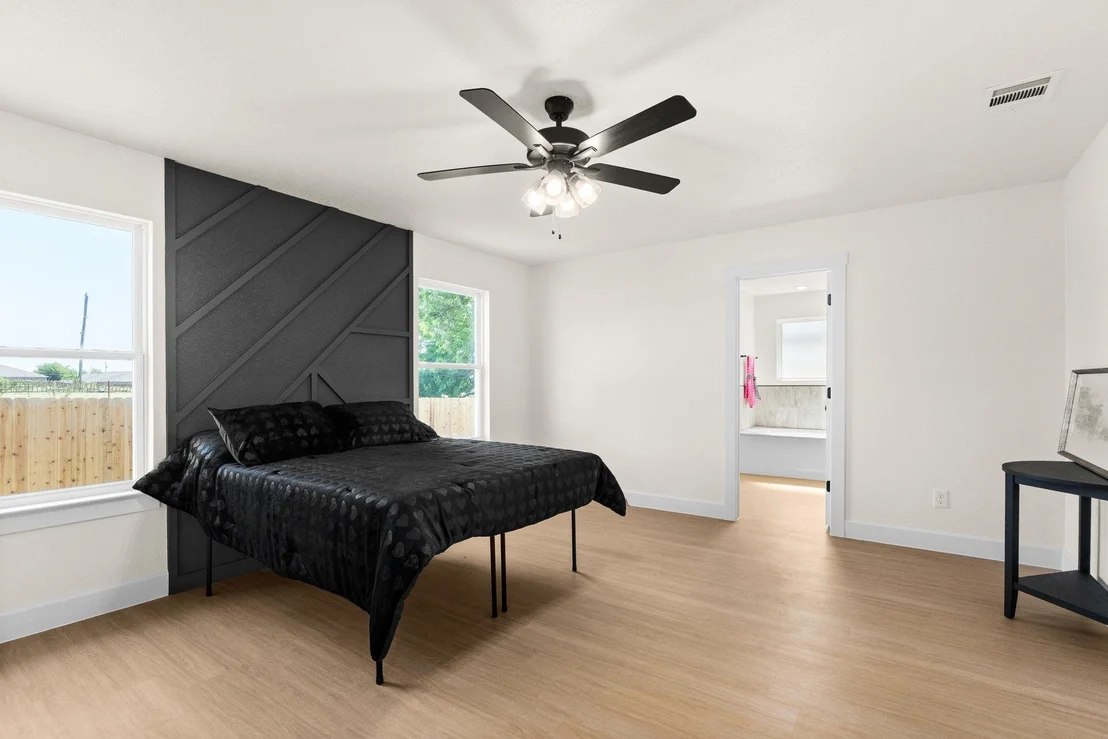 Photo of 2115 Blackhawk LOOP