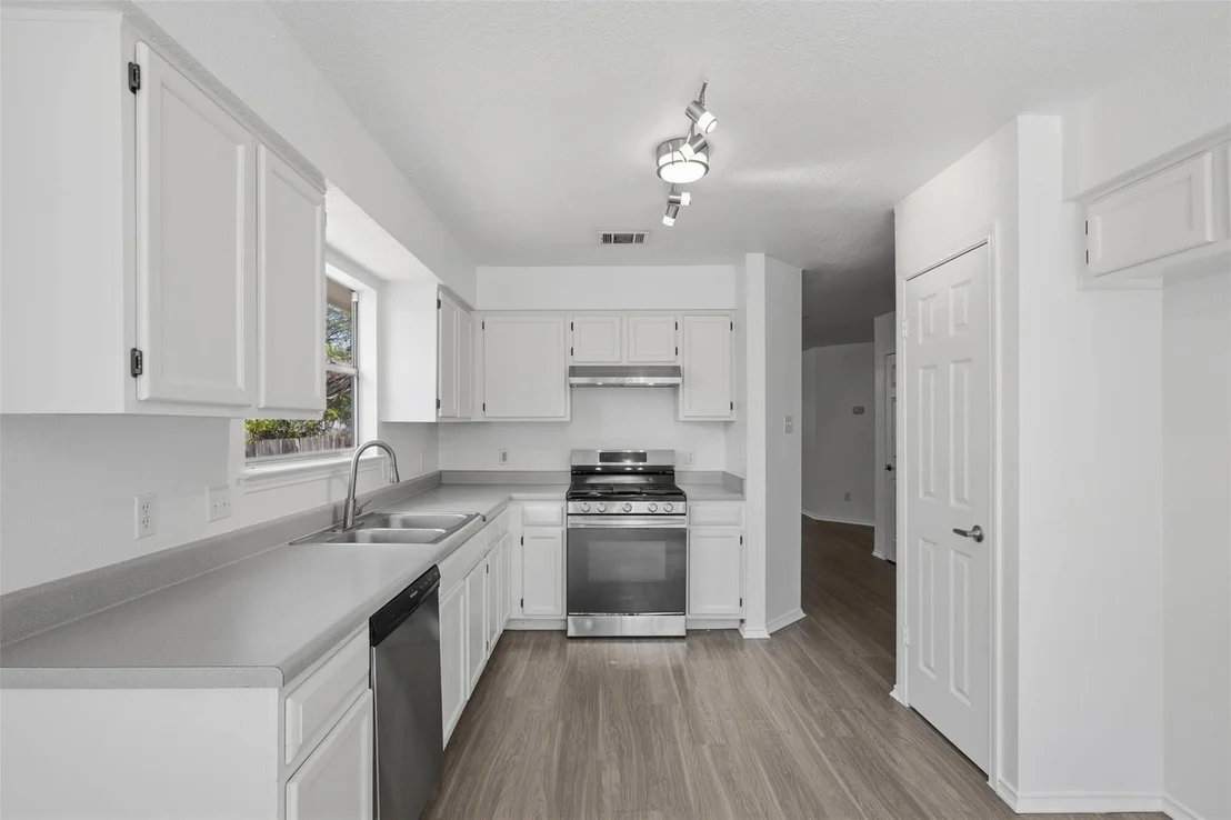 Photo of 1206 Garden Path DR