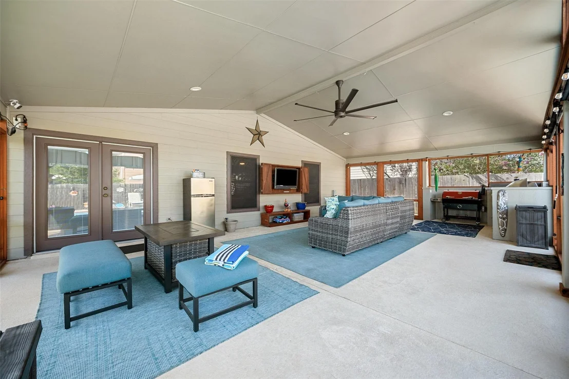 Photo of 5504 Alomar CV