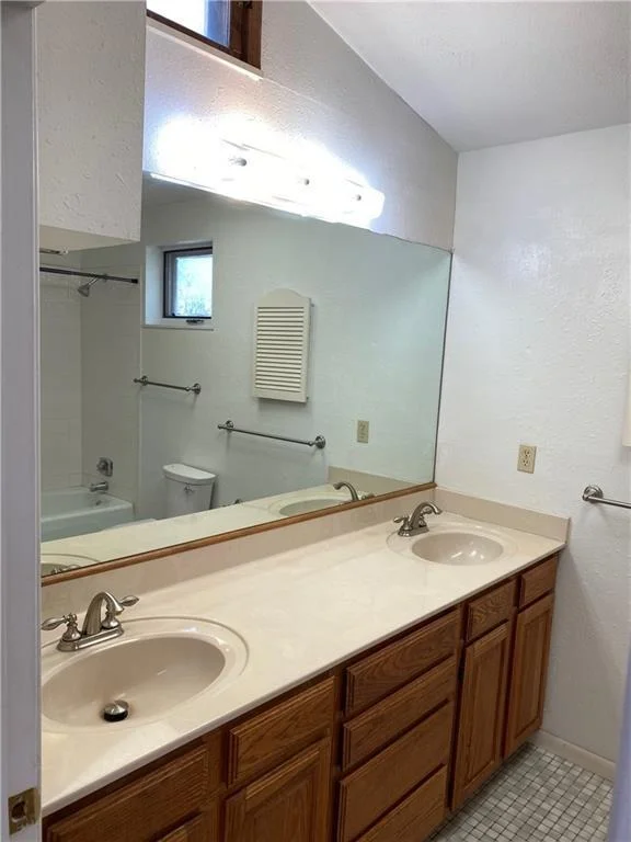 Photo of 1606 Wethersfield RD