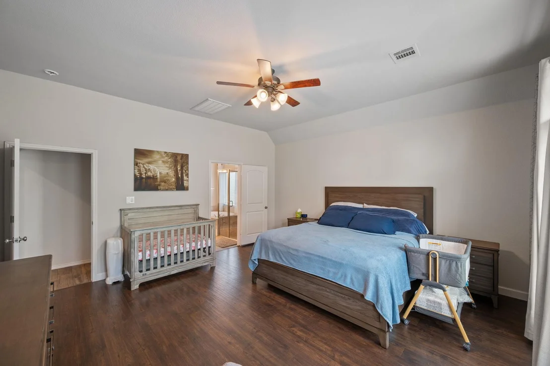 Photo of 204 Lacey Oak LOOP