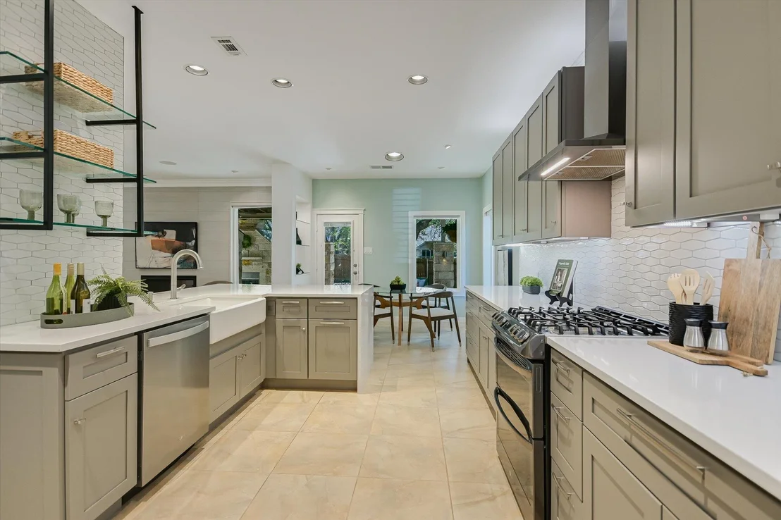 Photo of 6609 Back Bay LN
