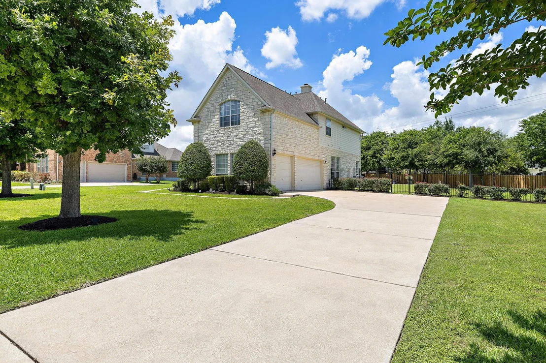 Photo of 3818 Forest Creek DR