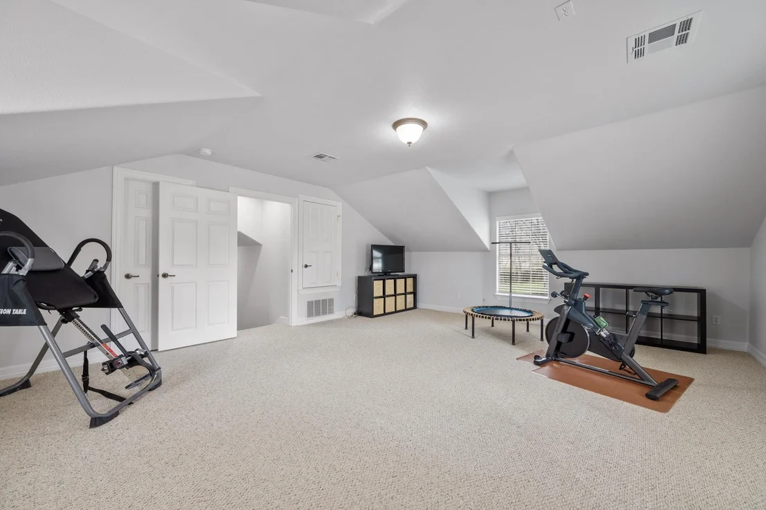 Photo of 531 Leanna Oak LOOP