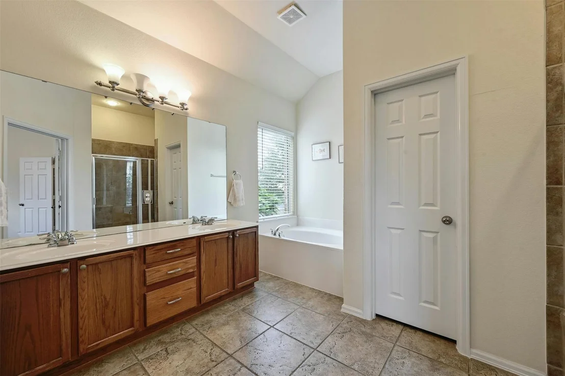Photo of 204 Saddleback RD
