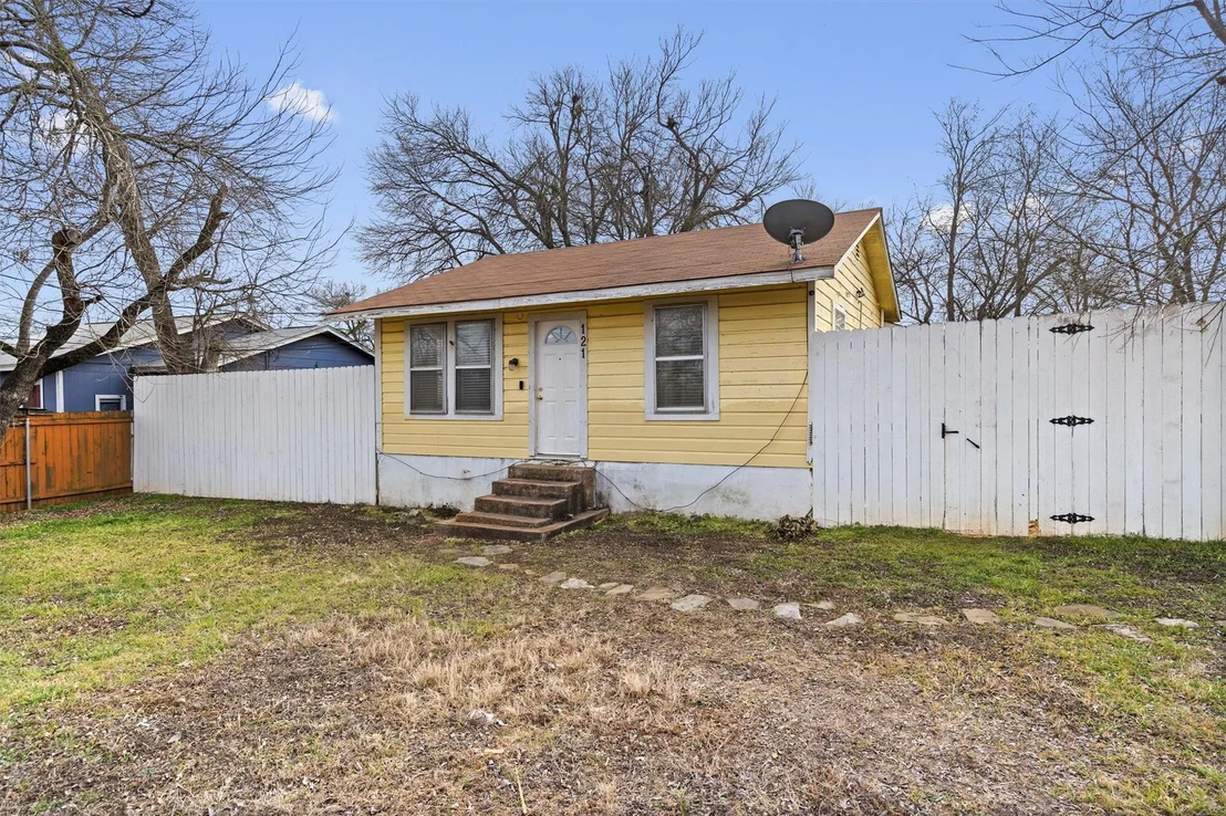 Photo of 121 Jackson ST
