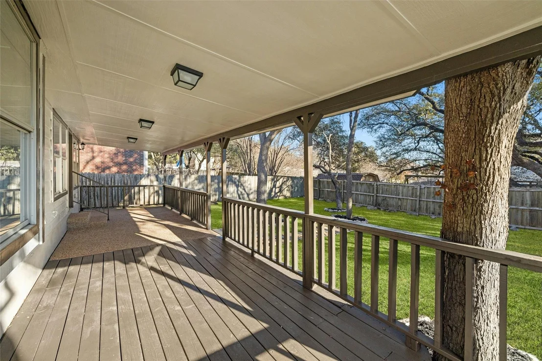 Photo of 806 Hilltop DR