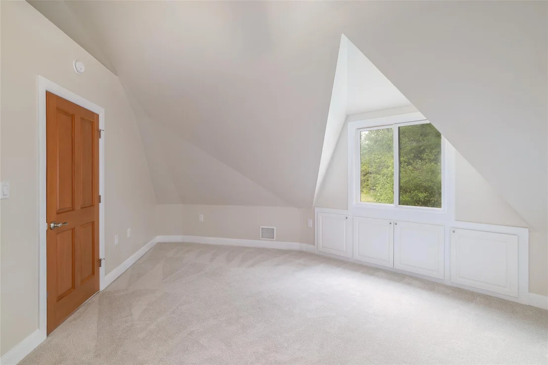Photo of 16 Tall Oaks TRL
