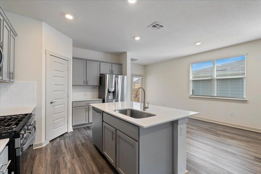 Photo of 7410 Sagira PATH