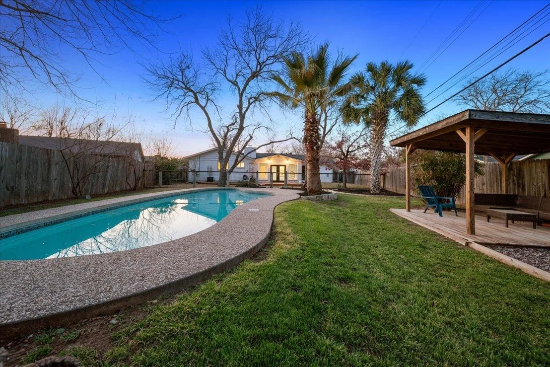 Photo of 5305 Fairmont CIR