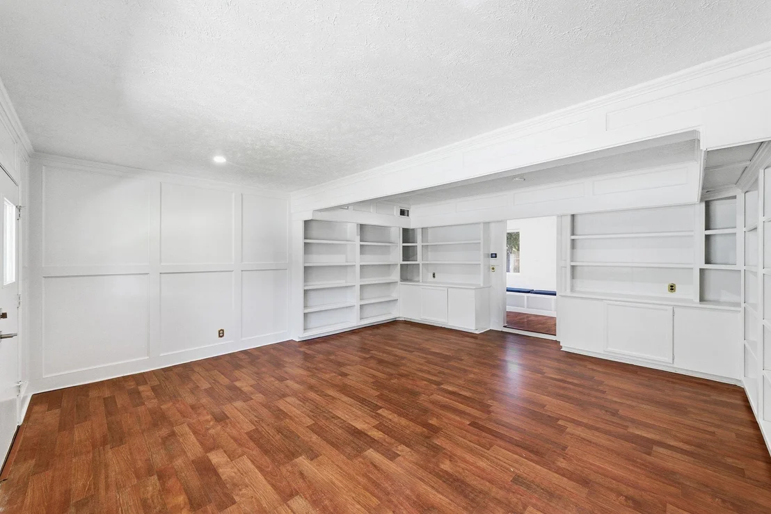 Photo of 6701 Lexington RD