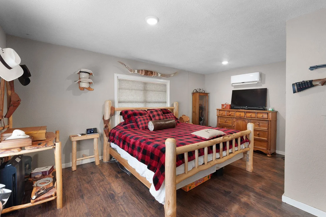 Photo of 817 Ridgeway