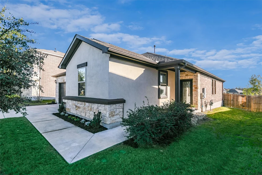 Photo of 1313 Itzel BND