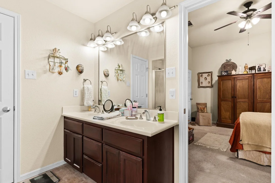 Photo of 1704 Walker Place BLVD