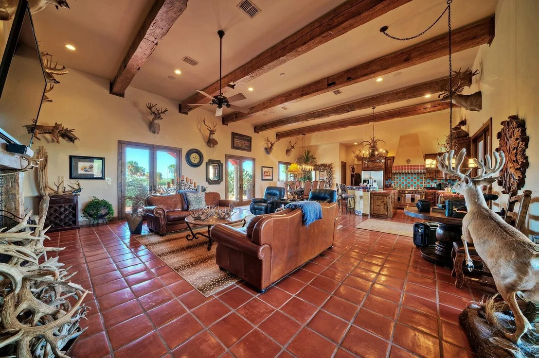 Photo of 1372 Lyles Ranch RD
