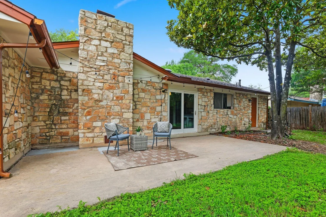 Photo of 9907 Oak Hollow DR