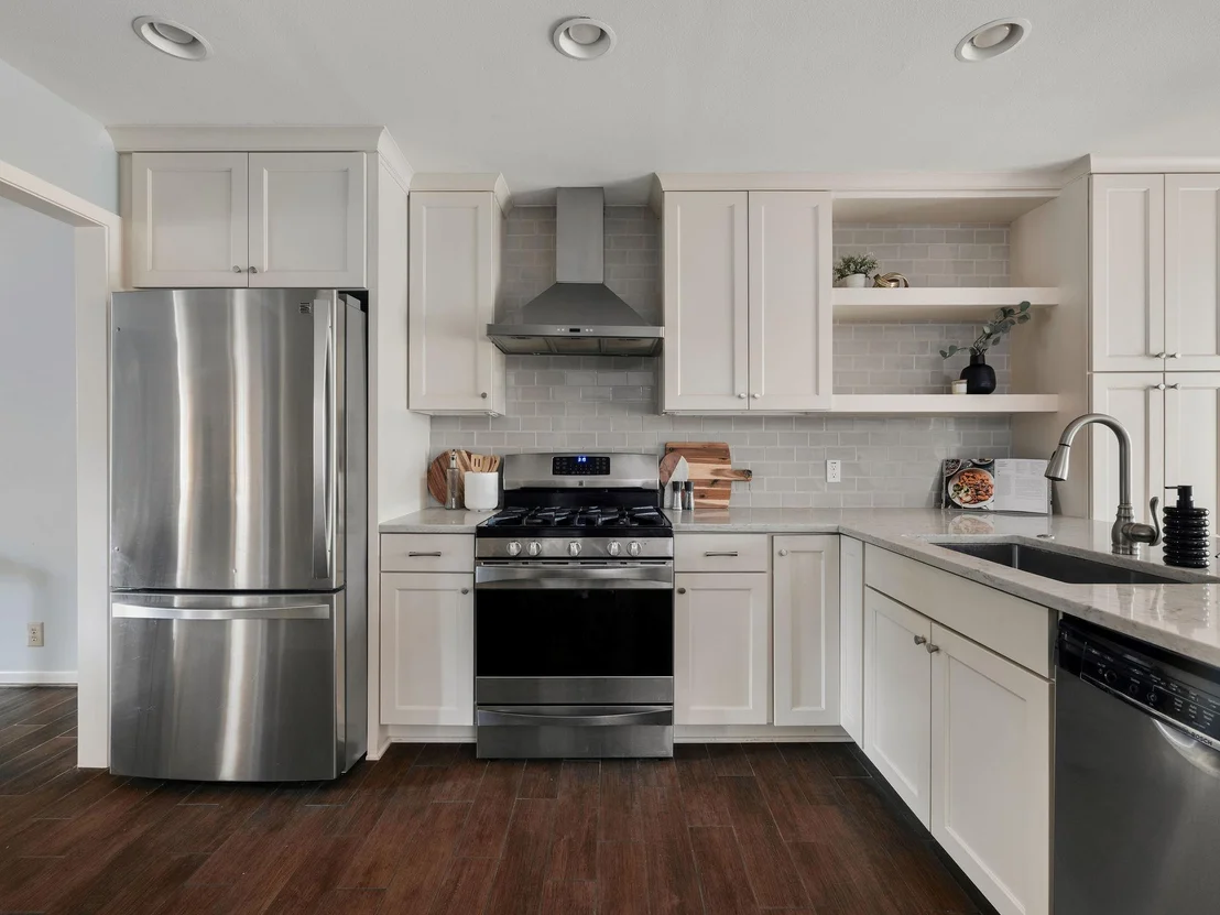 Photo of 7601 Parkview CIR