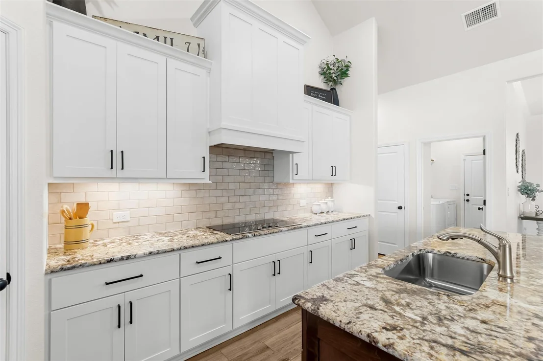 Photo of 812 Eagle Crest CV