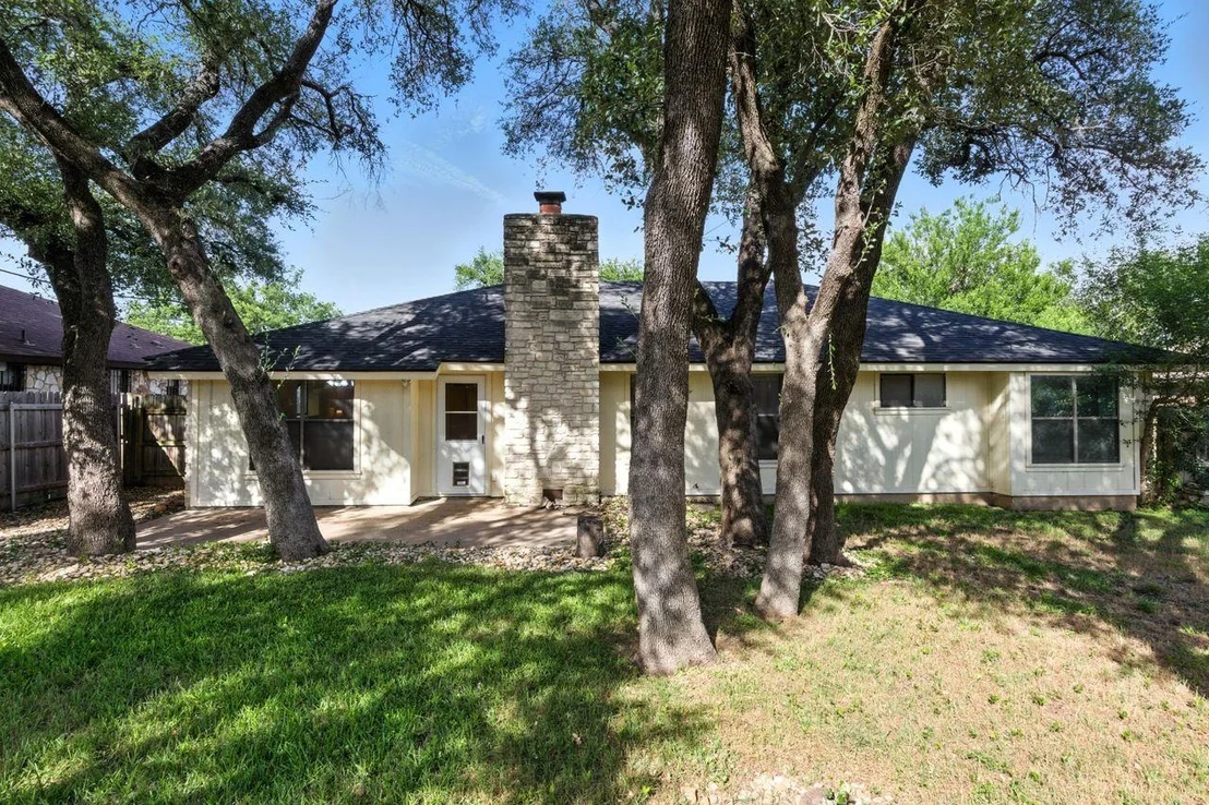 Photo of 303 Woodstone DR