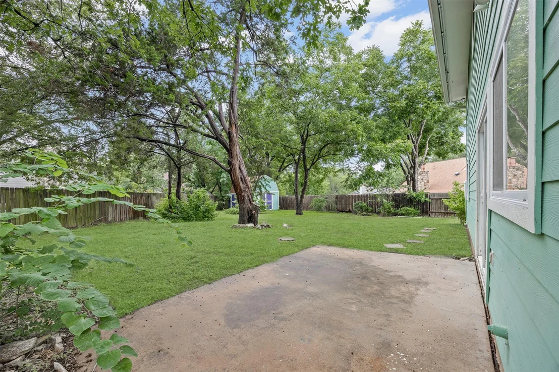 Photo of 8300 Belclaire CIR